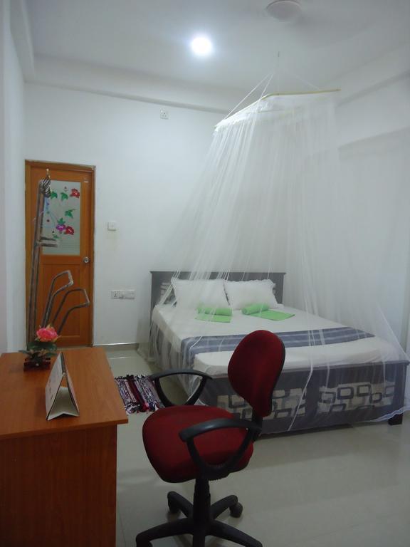 Yoho Blue Lotus Guest Mirissa Hotel Bagian luar foto